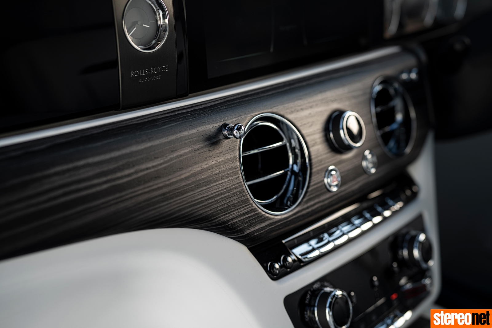 The RollsRoyce Inspired by Music Wraith Turns Up the Volume with an 18 Speaker Sound System  Architectural Digest