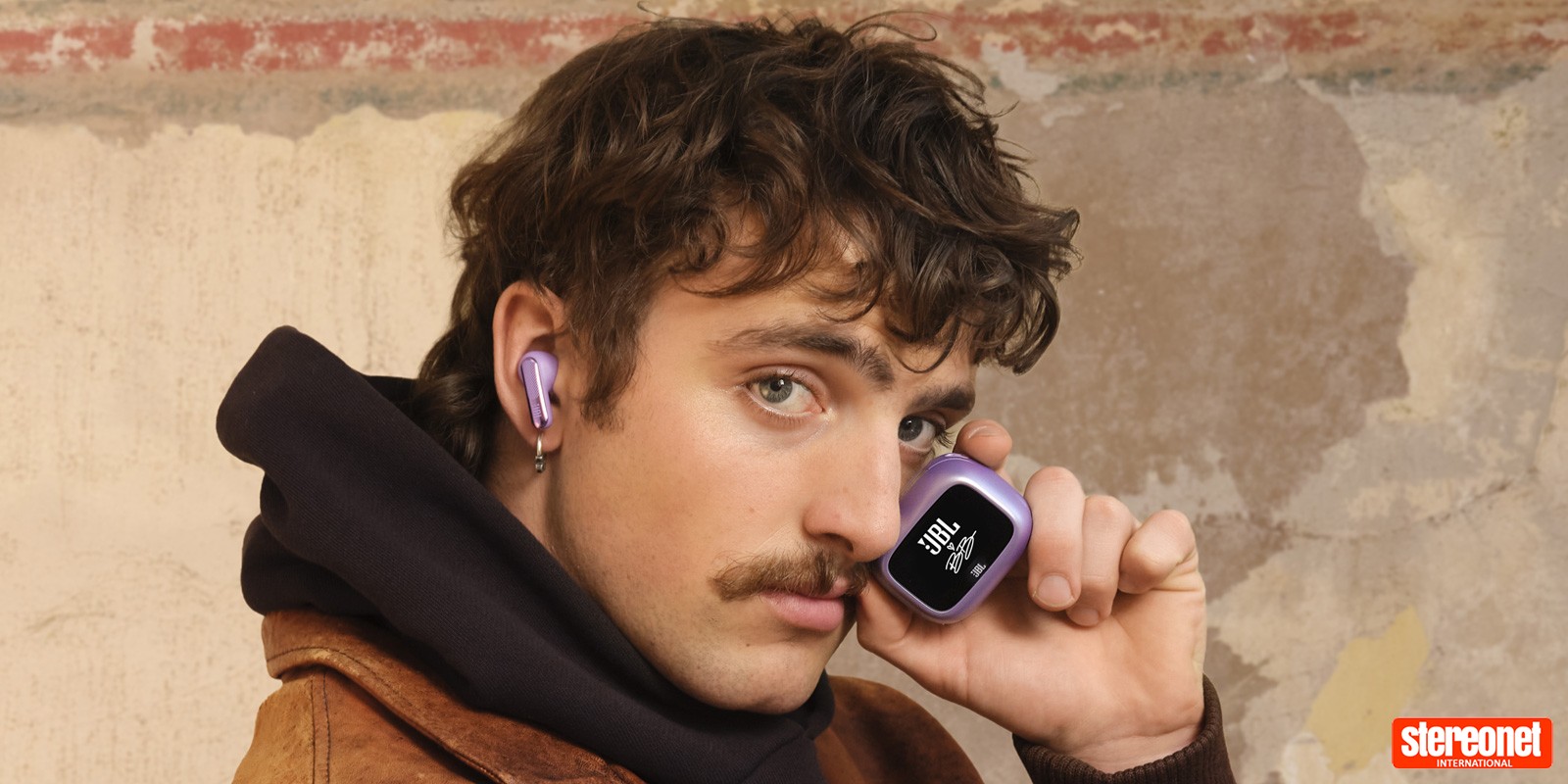 JBL Launches Live 4 Earbuds with Smarter Touchscreen Charging Case