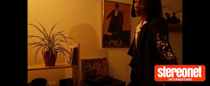 CLEARAUDIO OVATION STEALS PULP FICTION SCENE