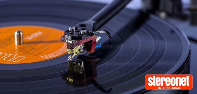 VAN DEN HUL COLIBRI XGW SIGNATURE STADIVARIUS CARTRIDGE TOPS THE LINE
