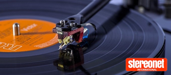 VAN DEN HUL RELEASES TOP OF THE LINE PHONO CARTRIDGE