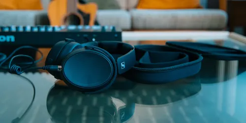 Sennheiser’s HD 480 PRO Targets the Closed-Back Compromise