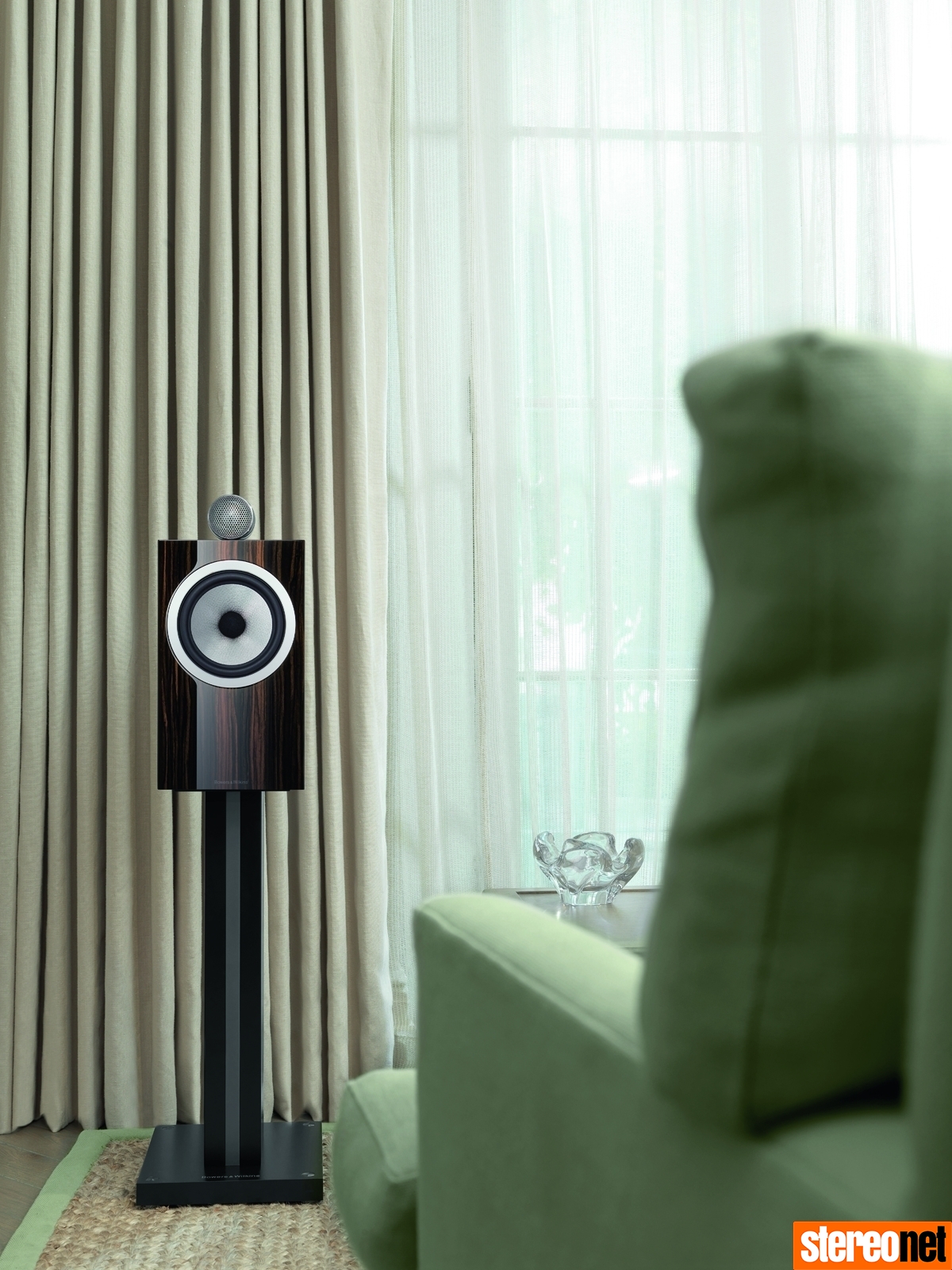 Bowers & Wilkins 705 Signature Review