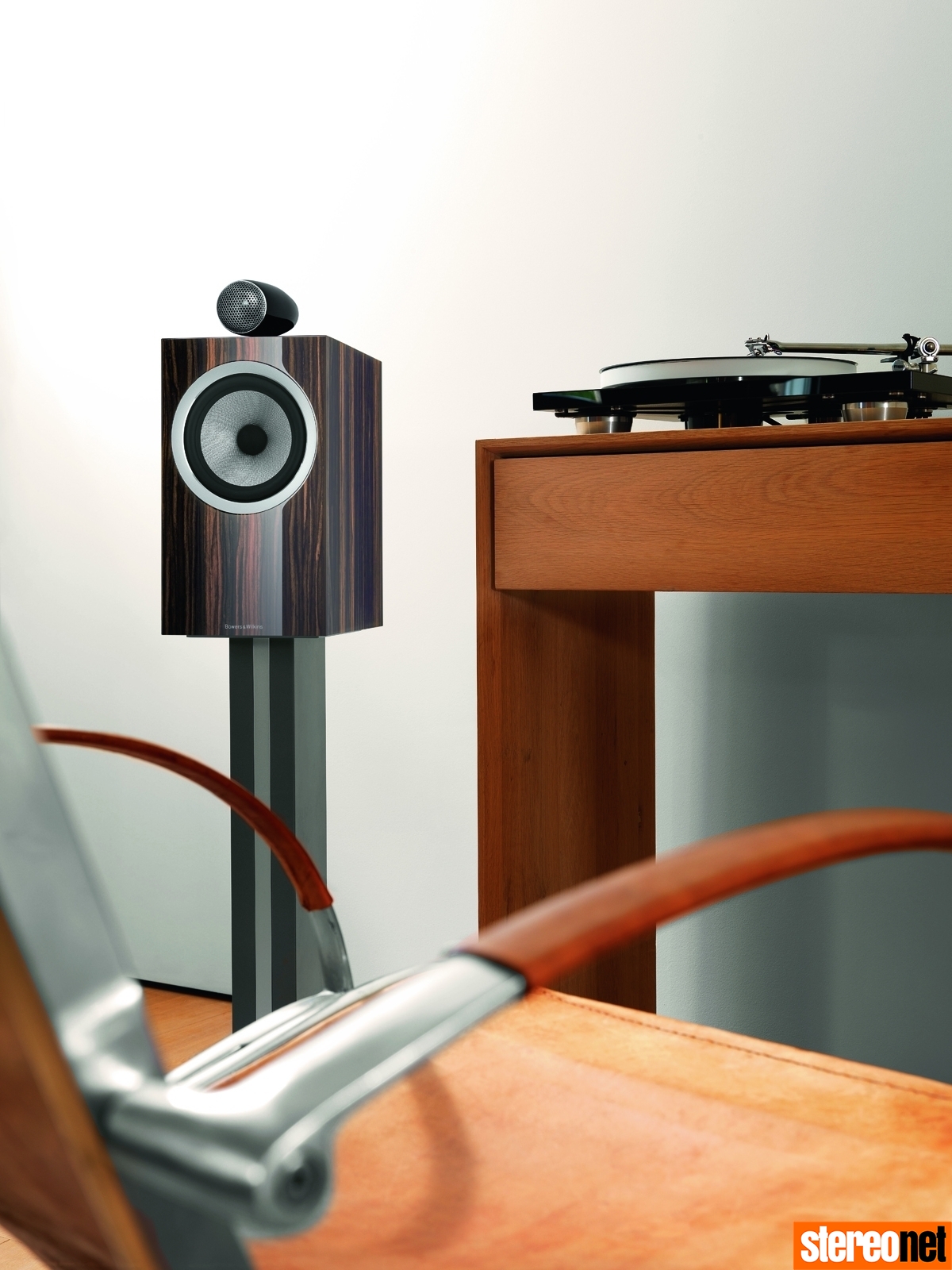 Bowers & Wilkins 705 Signature Review