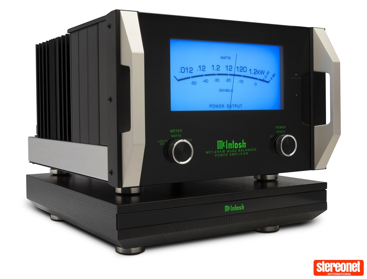 McIntosh Amplifier Stands AS125 AS901