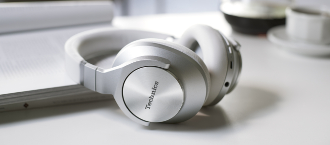 Technics EAH-A800 Headphones Boast Industry-Leading Noise-Cancelling Skills